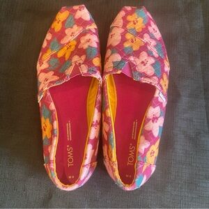 Toms womens size 8 in Pink Floral